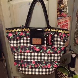 *CLOSET CLEAROUT* Betseyville Gingham and Ruffles